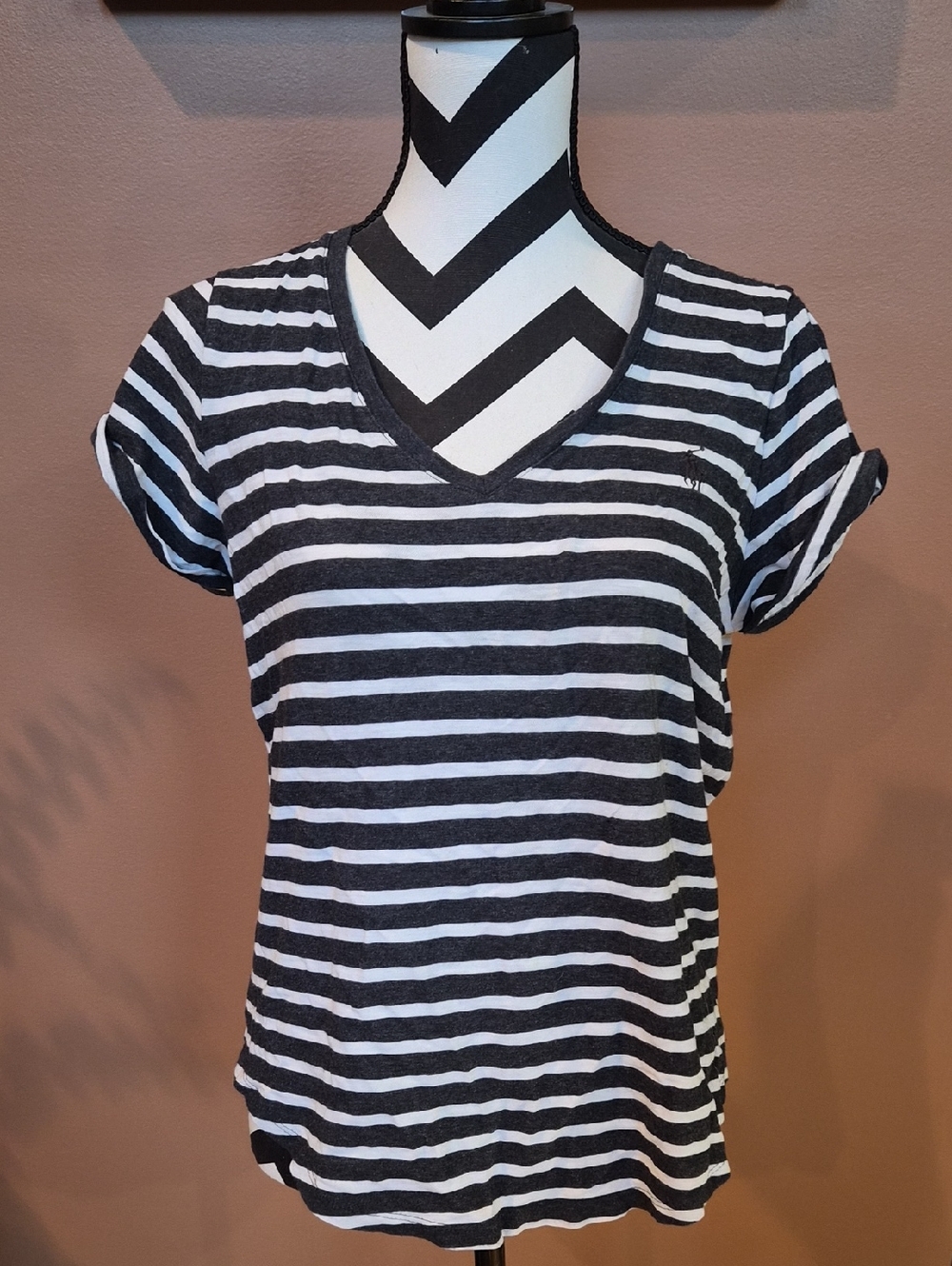 Striped V-Neck Short Sleeve Top - Black & White